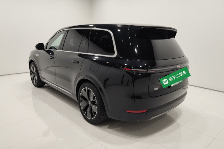 理想汽车 理想L9 2025款 Ultra 智能焕新版车身外观5