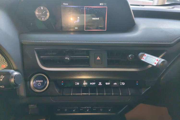 雷克萨斯UX新能源 2020款 300e 纯·悦版局部细节16