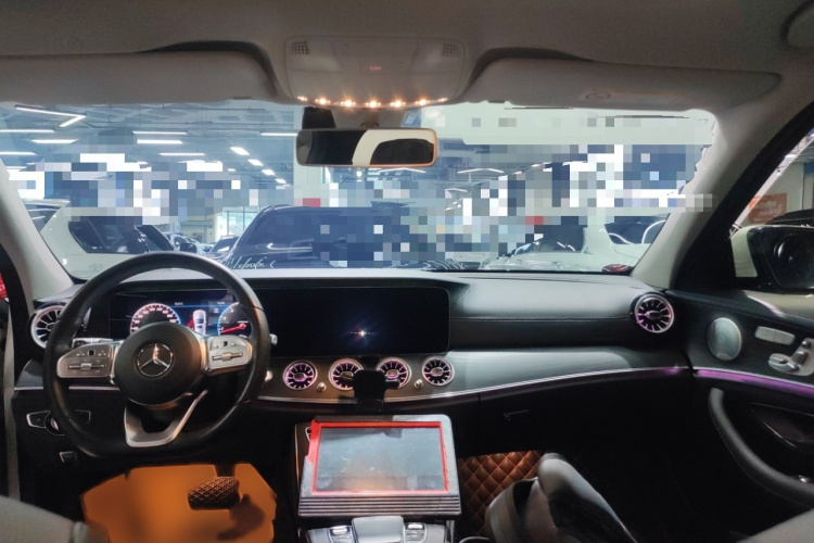 奔驰E级 2019款 改款 E 300 L 运动豪华型中控内饰7002