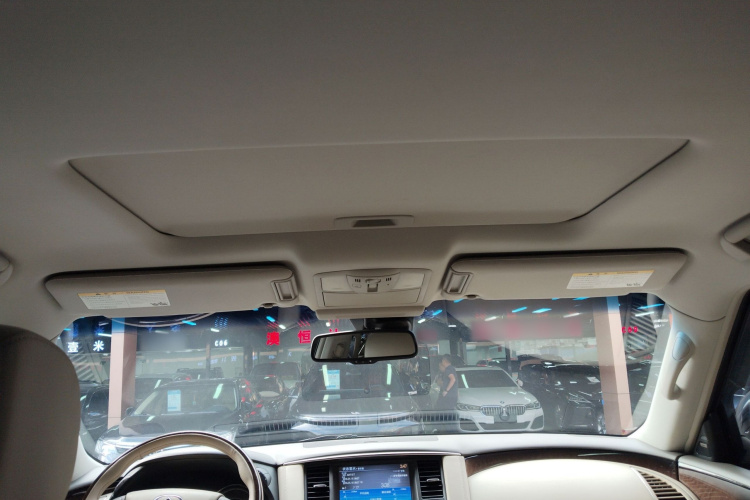 英菲尼迪QX80 2013款 5.6L 4WD局部细节22