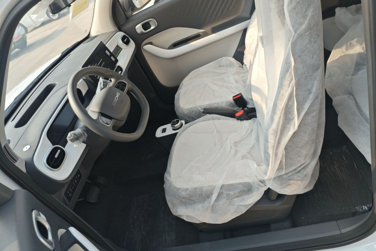 吉利银河 熊猫 2025款 210km 元气熊中控内饰19