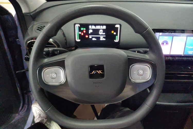 江淮钇为 钇为3 2024款 挚爱版 330km Lite中控内饰13