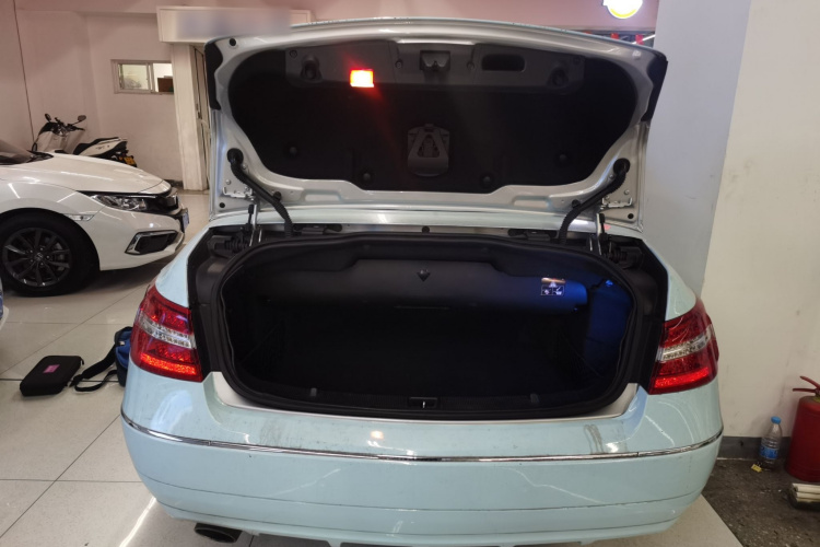 奔驰E级(进口) 2011款 E 260 CGI 敞篷版机舱底盘23