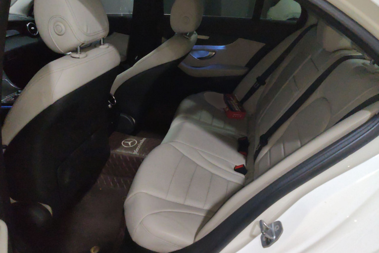 奔驰C级 2017款 C 180 L 运动版中控内饰21