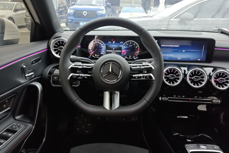 奔驰A级 2024款 改款 A 200 L 时尚型中控内饰13