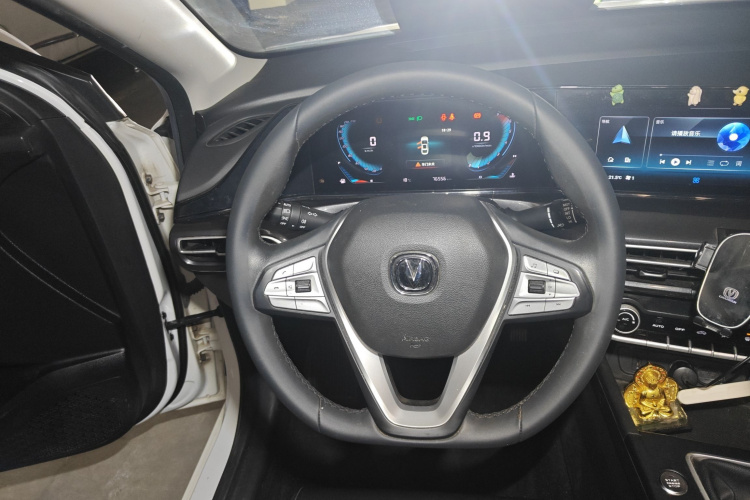长安 逸动 2020款 PLUS 1.6L GDI 手动豪华型中控内饰13