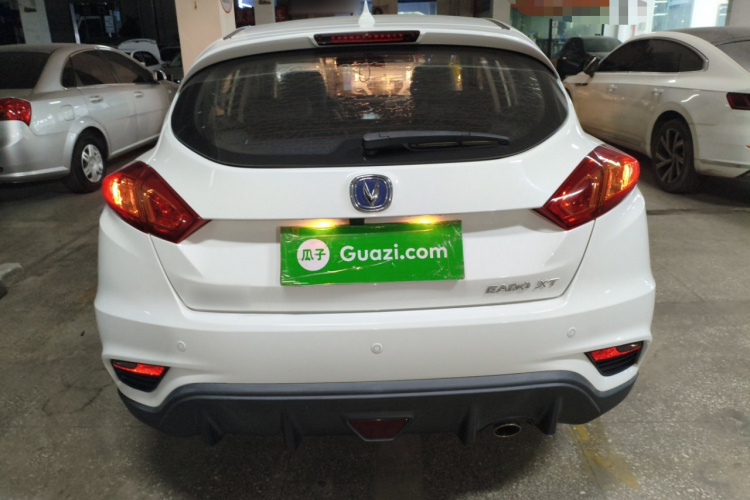 长安 逸动 2016款 XT 1.6L 手动俊酷型车身外观6