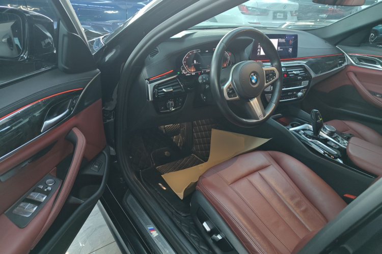 宝马5系 2020款 530Li 领先型 M运动套装中控内饰20