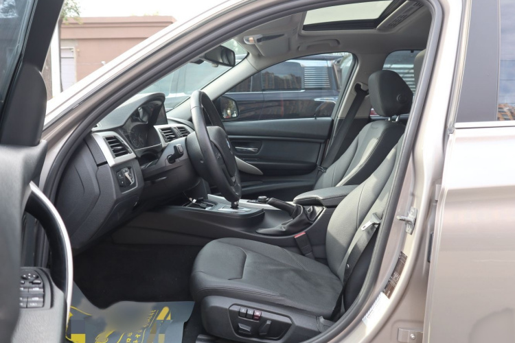 宝马3系 2015款 320Li 超悦版时尚型中控内饰7007