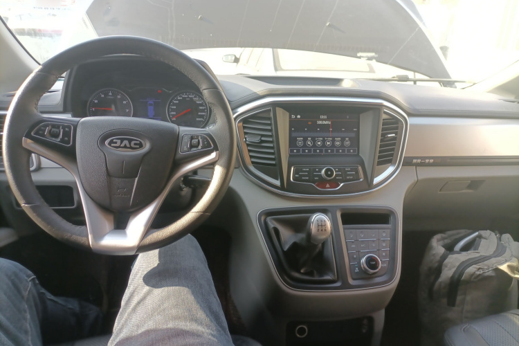 江淮瑞风 瑞风M4 2019款 商旅系列 2.0L 手动商务型 国VI中控内饰7002