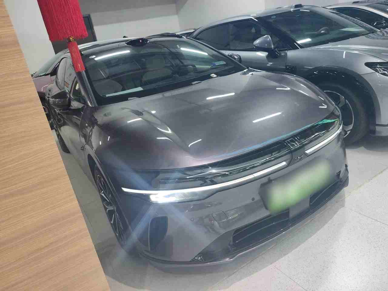 车辆右前45度外观展示
