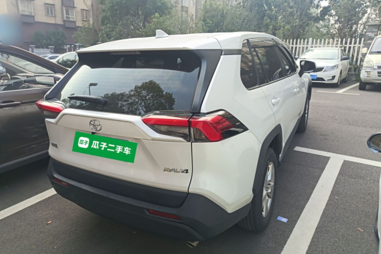 丰田 RAV4荣放 2024款 2.0L CVT两驱都市版车身外观7