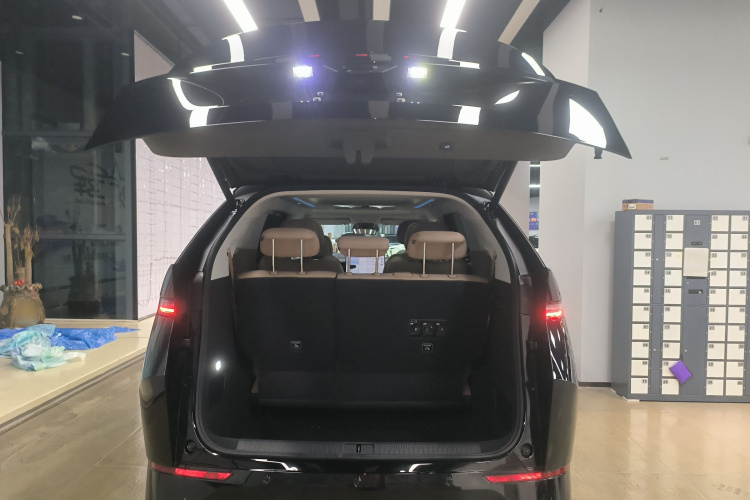 小鹏X9 2025款 650长续航 Max机舱底盘23