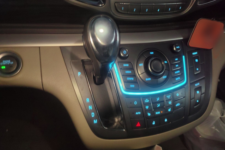 别克GL8 2013款 3.0L GT豪华商务豪雅版局部细节18