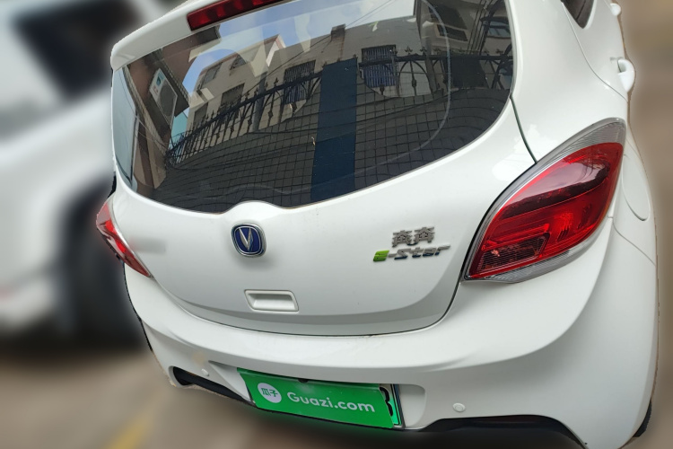 长安欧尚 奔奔E-Star 2020款 心动版 三元锂车身外观6004