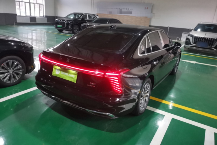 红旗H5 2023款 2.0T 自动智联旗畅版车身外观7