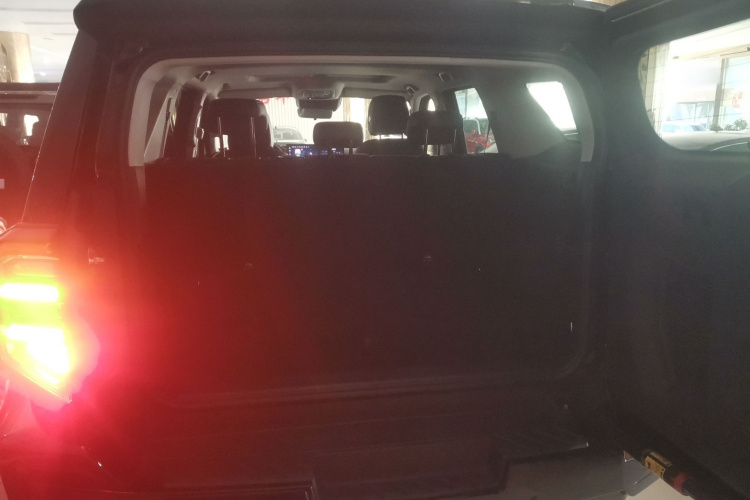 坦克400 2025款 2.0T 汽油版机舱底盘23