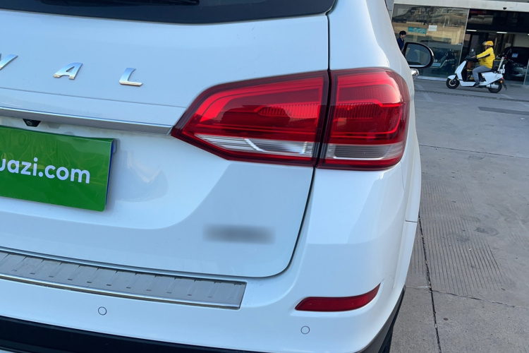 哈弗H6 2018款 蓝标 运动版 1.5T 自动两驱精英型车身外观9