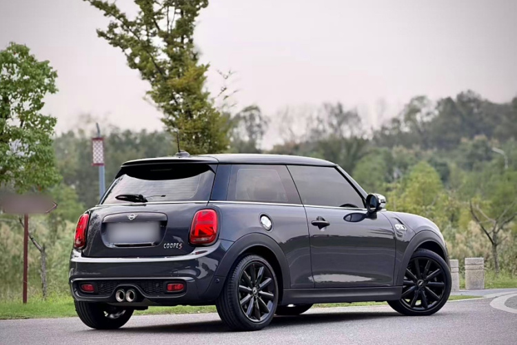 MINI 2021款 2.0T COOPER S 经典派车身外观6010