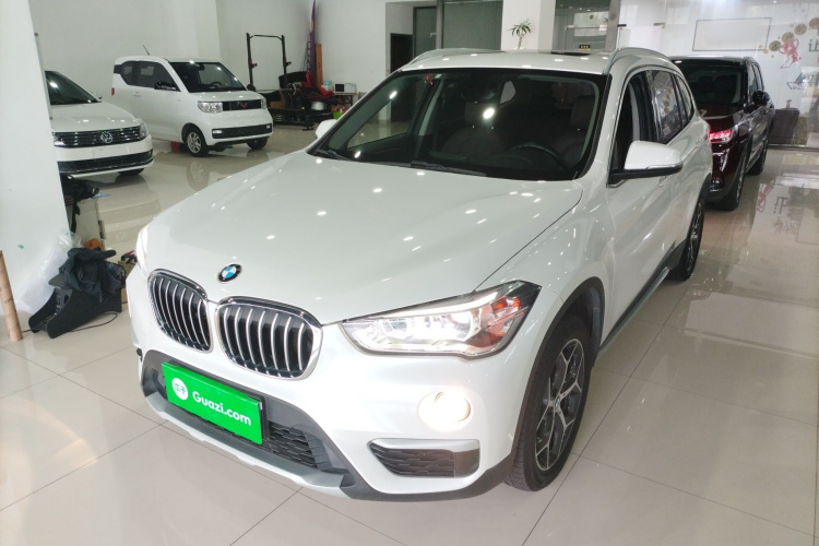 宝马X1 2019款 xDrive20Li 尊享型车身外观1