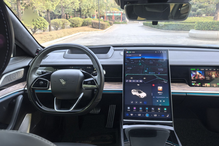 哪吒汽车 哪吒S 2022款 纯电 715km 后驱中版局部细节13