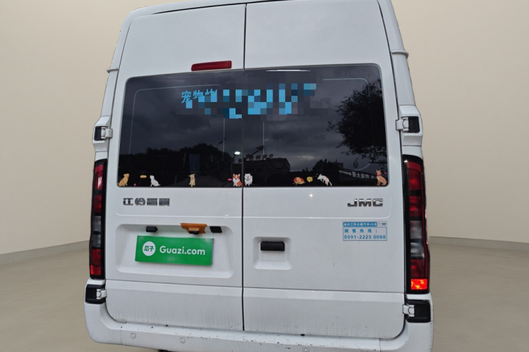 江铃福顺 2023款 2.0T 手动短轴中顶商运型多功能乘用车5座车身外观6