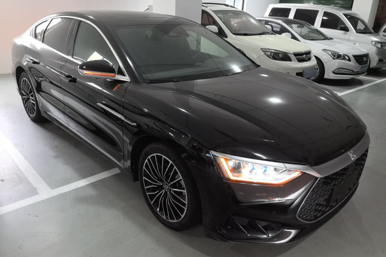 比亚迪 汉 2024款 DM-i 荣耀版 121KM 尊享型车身外观3