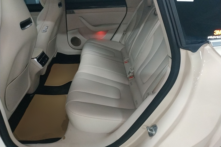 鸿蒙智行 智界S7 2025款 705km Pro中控内饰7004