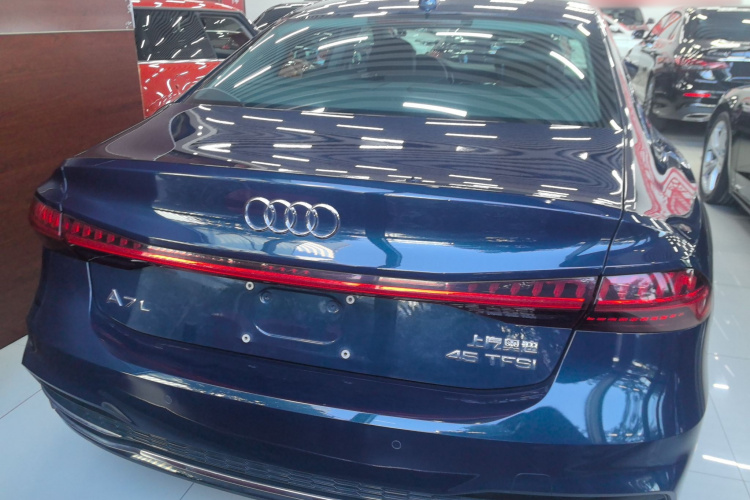 奥迪A7L 2022款 45 TFSI S-line 筑梦未来版车身外观6004