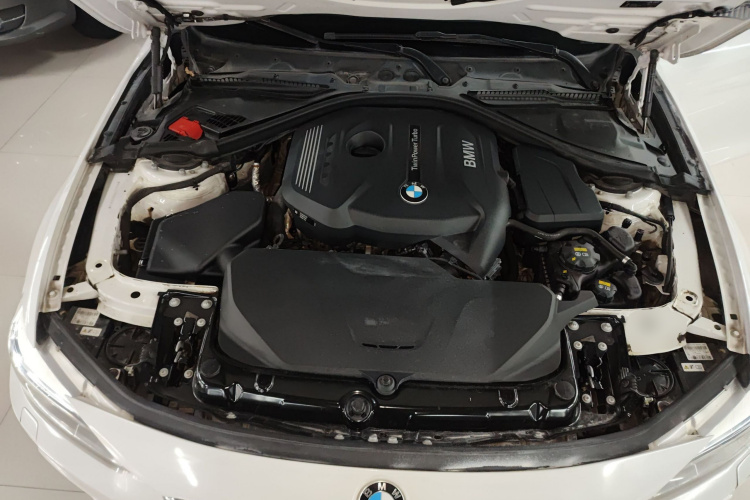 宝马4系 2016款 420i Gran Coupe 进取型机舱底盘24