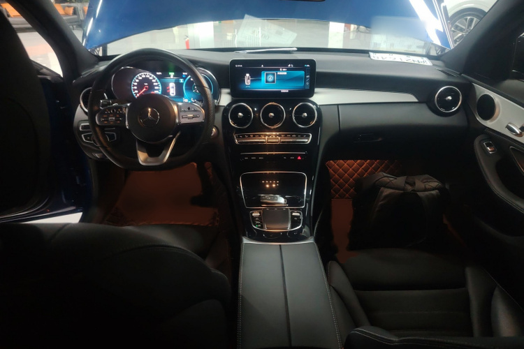 奔驰C级 2020款 C 260 运动版中控内饰7002
