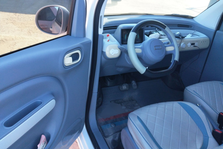 奔腾小马 2025款 222km 灵动马中控内饰20