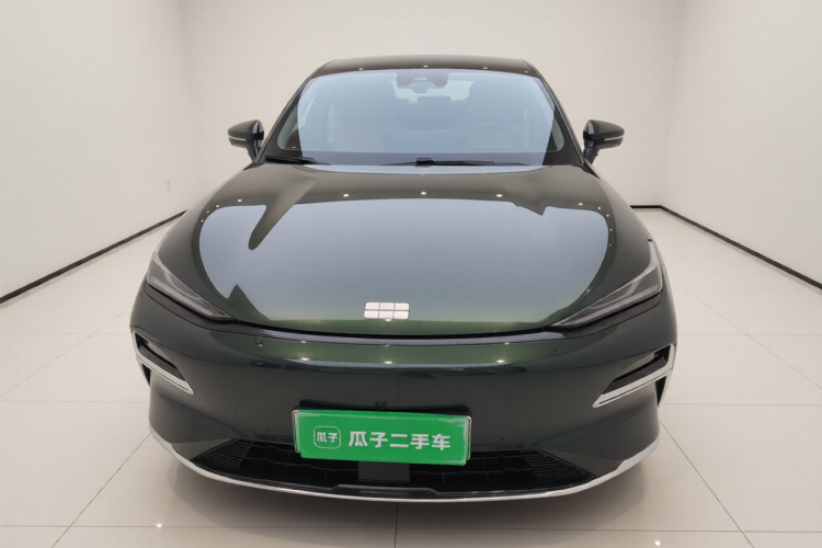 吉利银河 银河星耀8 2025款 130km EM-i 尊贵版车身外观2