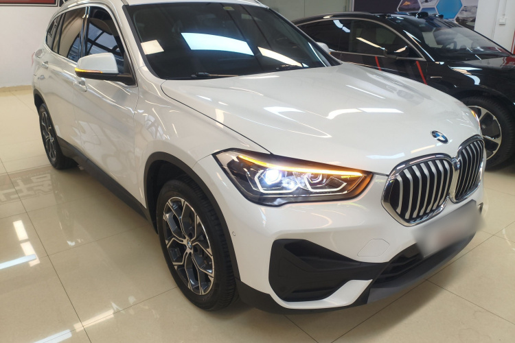 宝马X1 2020款 sDrive25Li 领先型车身外观3