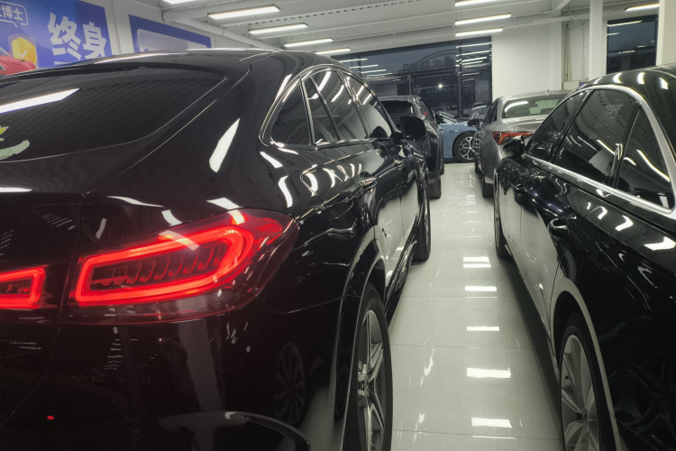 奔驰GLE轿跑 2020款 GLE 450 4MATIC 轿跑SUV 时尚型车身外观9