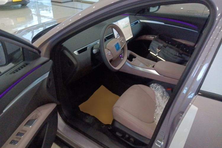 小鹏MONA M03 2025款 620 超长续航 Plus中控内饰20