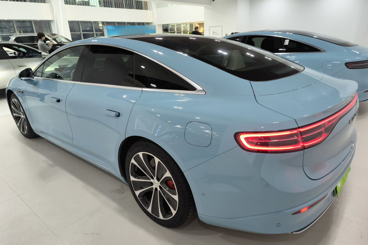 鸿蒙智行 智界S7 2024款 Ultra 四驱旗舰版车身外观4