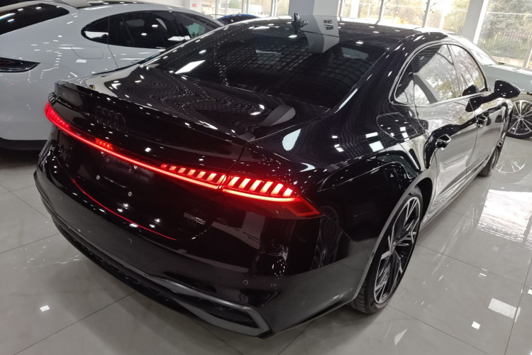 奥迪A7L 2024款 45 TFSI quattro 黑武士版车身外观7