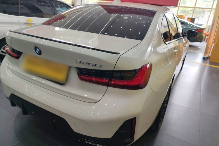 宝马3系 2024款 325Li M运动曜夜套装车身外观6005