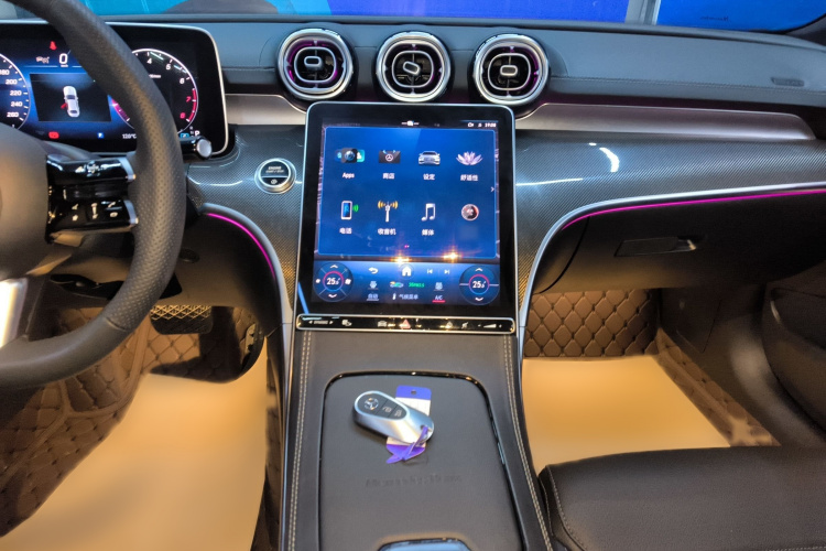 奔驰C级 2024款 改款三 C 260 L 运动版局部细节16