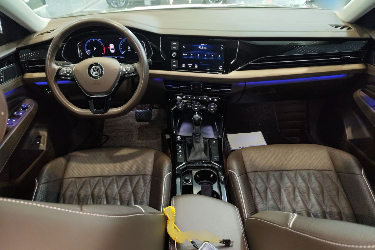 大众 帕萨特 2019款 330TSI 豪华版 国VI中控内饰7002