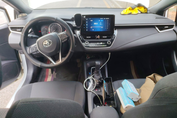 丰田 雷凌 2021款 185T CVT豪华版中控内饰12