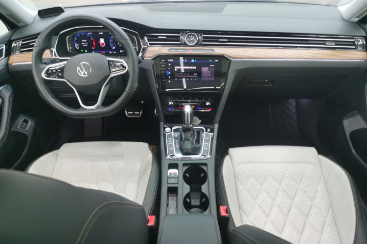 大众 迈腾 2023款 200万辆纪念版 380TSI DSG旗舰型中控内饰12