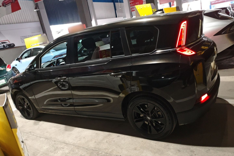 奔腾NAT 2022款 悦享出行 换电版 100kW 401km车身外观4