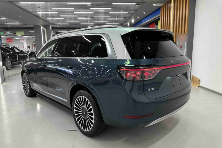 鸿蒙智行 问界M9 2024款 增程 Ultra版 52kWh 5座版车身外观6006