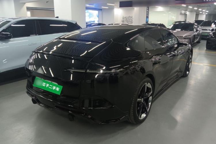 阿维塔12 2025款 Ultra增程版车身外观7