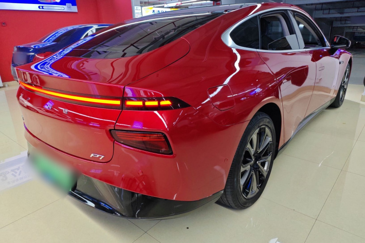 小鹏P7 2021款 480N车身外观7