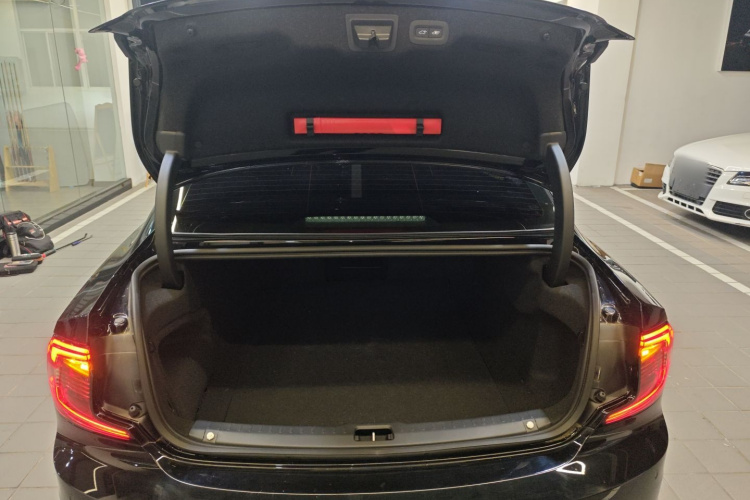 沃尔沃S90 2022款 B5 智远豪华版机舱底盘23