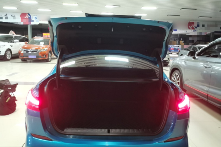 宝马2系(进口) 2021款 225i 四门轿跑车 M运动套装机舱底盘23