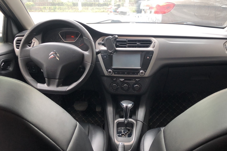 雪铁龙 爱丽舍 2014款 1.6L 自动时尚型中控内饰7003